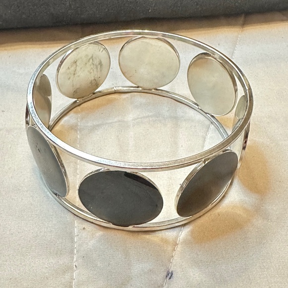 3/$10 Silver & black bangle bracelet, large black discs. - Picture 2 of 8
